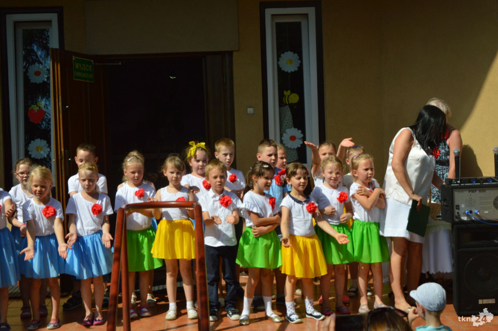 Kolorowy piknik rodzinny w Przedszkolu nr 1 [zdjęcia]