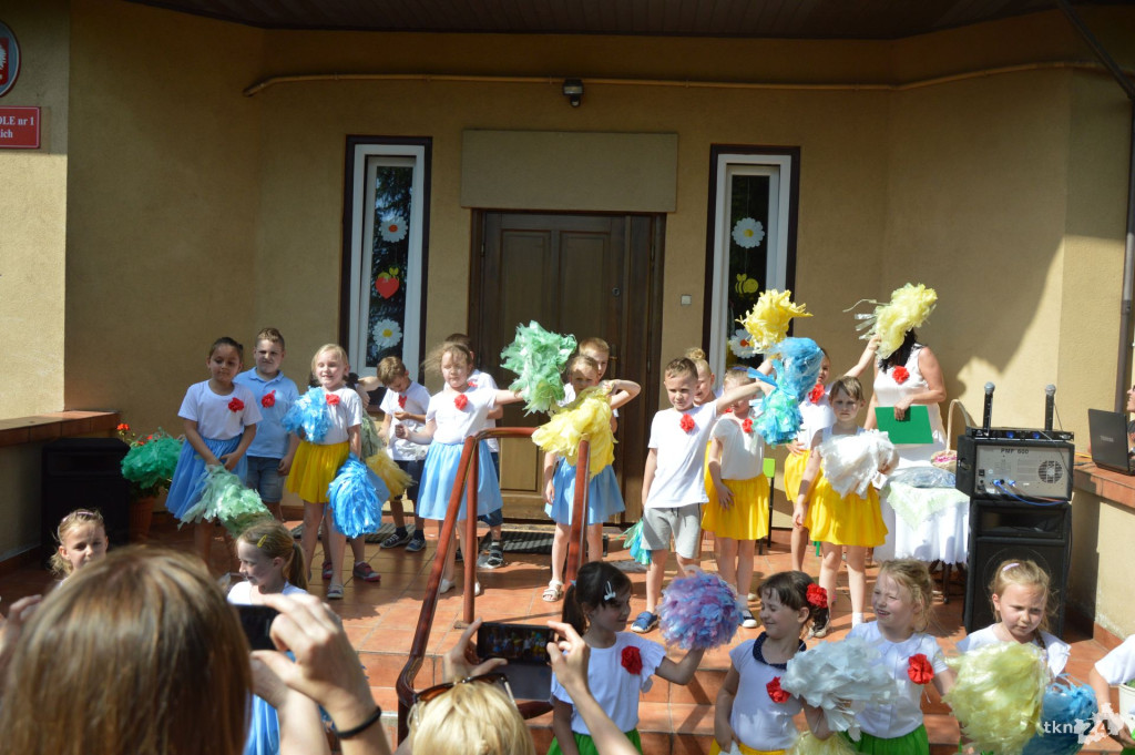 Kolorowy piknik rodzinny w Przedszkolu nr 1 [zdjęcia]