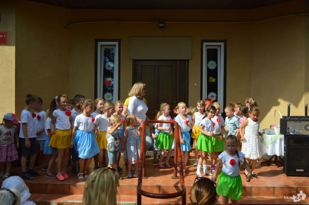 Kolorowy piknik rodzinny w Przedszkolu nr 1 [zdjęcia]