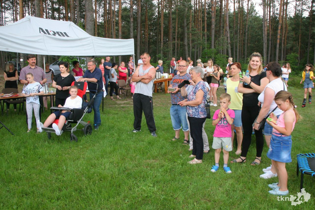 Integracyjna zabawa mieszkańców Nieświnia [wideo, zdjęcia]