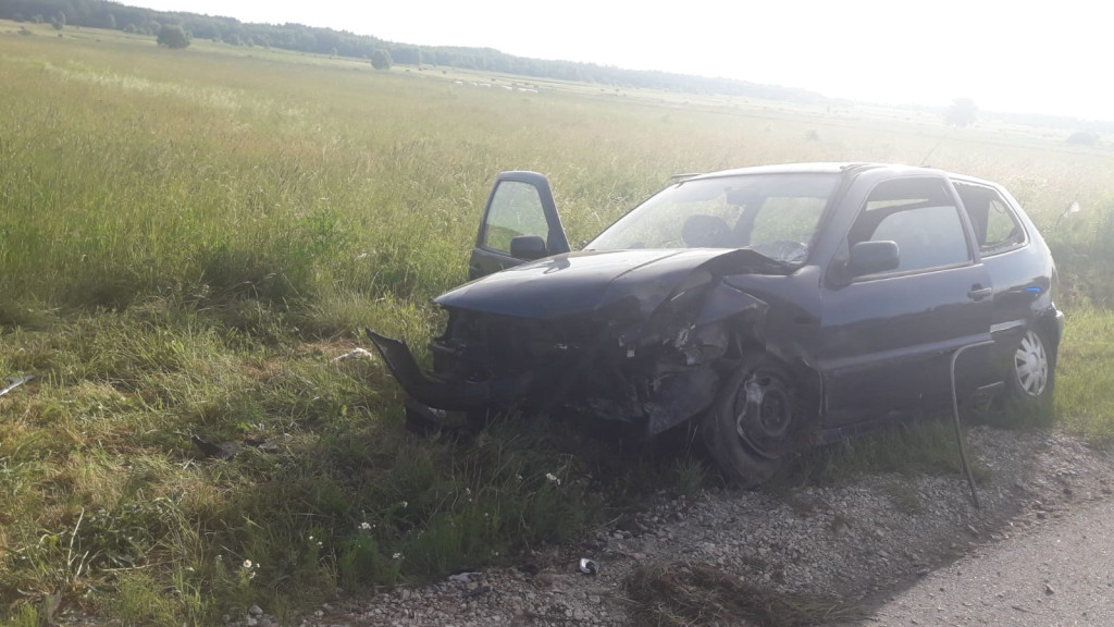 Dwa zdarzenia drogowe w powiecie. Są ranni [zdjęcia]