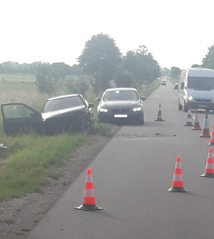 Dwa zdarzenia drogowe w powiecie. Są ranni [zdjęcia]