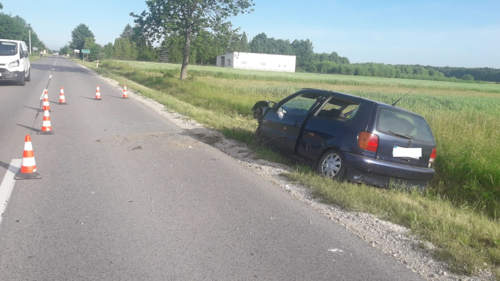 Dwa zdarzenia drogowe w powiecie. Są ranni [zdjęcia]