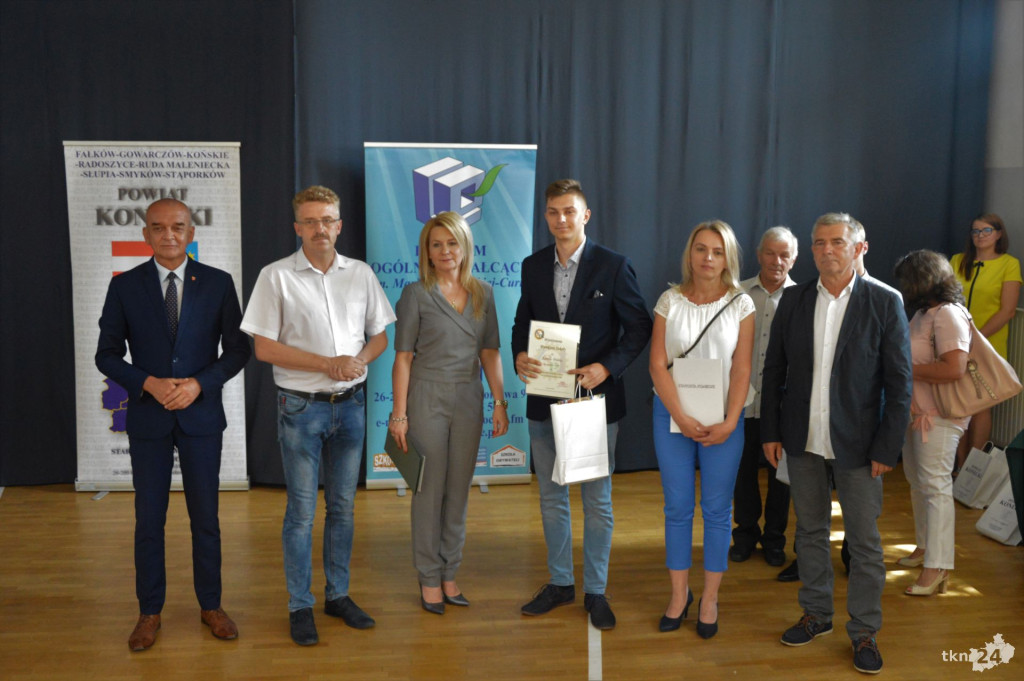 Rozdano stypendia dla uczniów szkół ponadgimnazjalnych [zdjęcia, wideo]