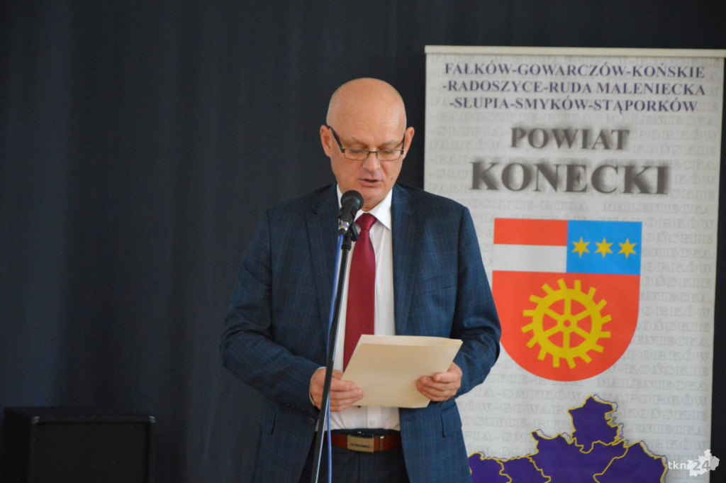 Rozdano stypendia dla uczniów szkół ponadgimnazjalnych [zdjęcia, wideo]