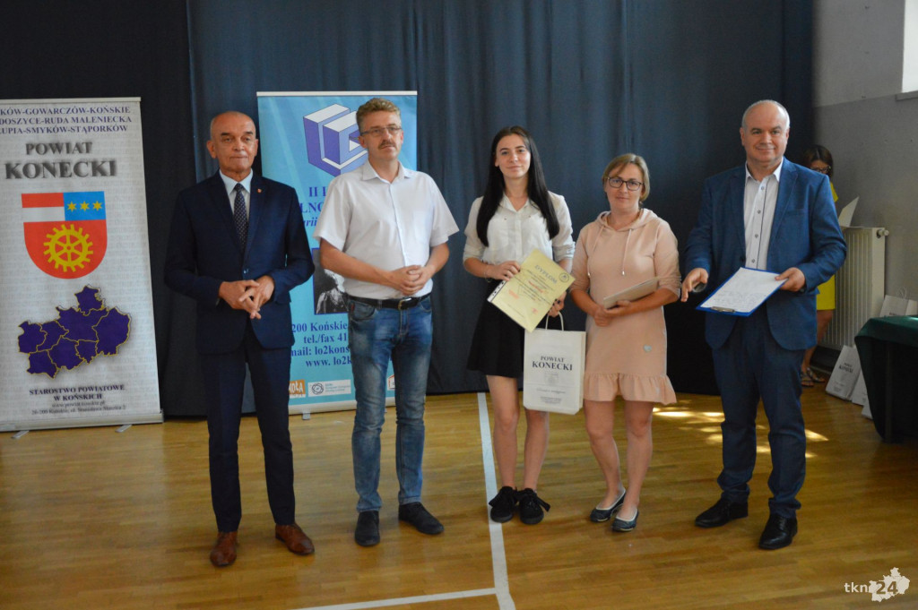 Rozdano stypendia dla uczniów szkół ponadgimnazjalnych [zdjęcia, wideo]