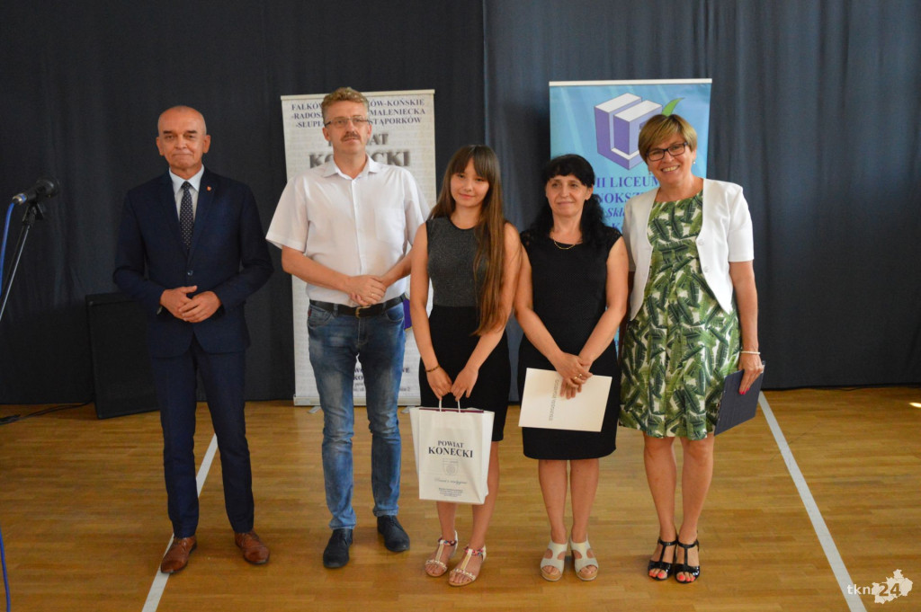 Rozdano stypendia dla uczniów szkół ponadgimnazjalnych [zdjęcia, wideo]