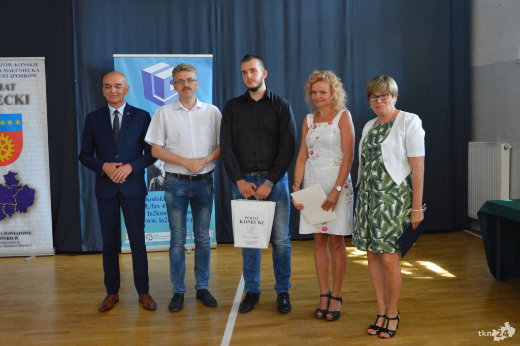 Rozdano stypendia dla uczniów szkół ponadgimnazjalnych [zdjęcia, wideo]