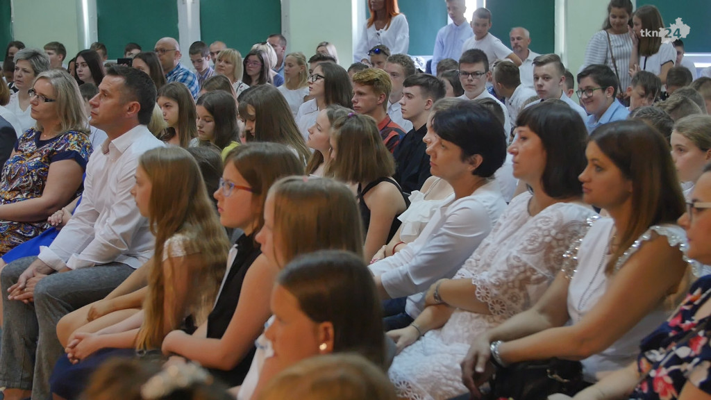 Uczniowie mają już wakacje! Z kamerą odwiedziliśmy nasze szkoły [wideo, zdjęcia]