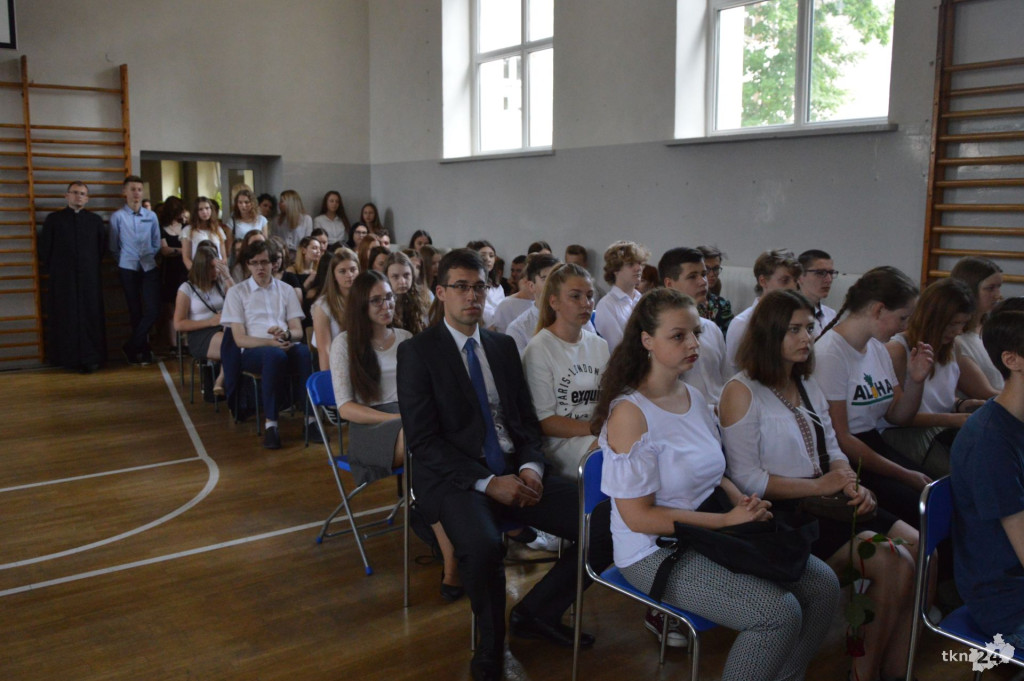 Uczniowie mają już wakacje! Z kamerą odwiedziliśmy nasze szkoły [wideo, zdjęcia]