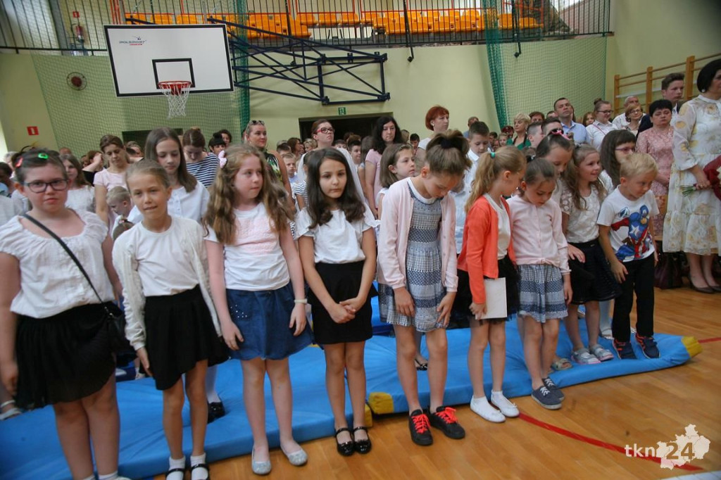 Uczniowie mają już wakacje! Z kamerą odwiedziliśmy nasze szkoły [wideo, zdjęcia]