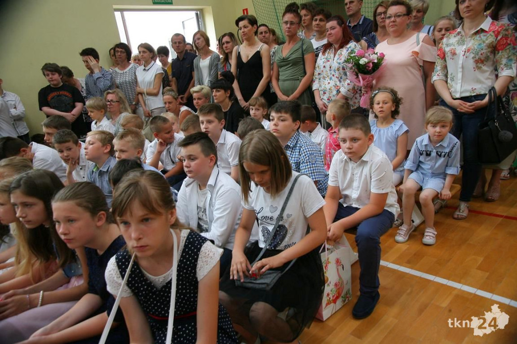 Uczniowie mają już wakacje! Z kamerą odwiedziliśmy nasze szkoły [wideo, zdjęcia]