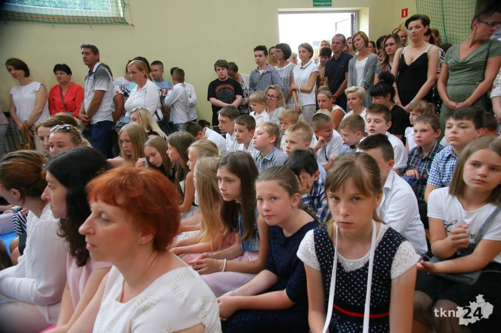 Uczniowie mają już wakacje! Z kamerą odwiedziliśmy nasze szkoły [wideo, zdjęcia]