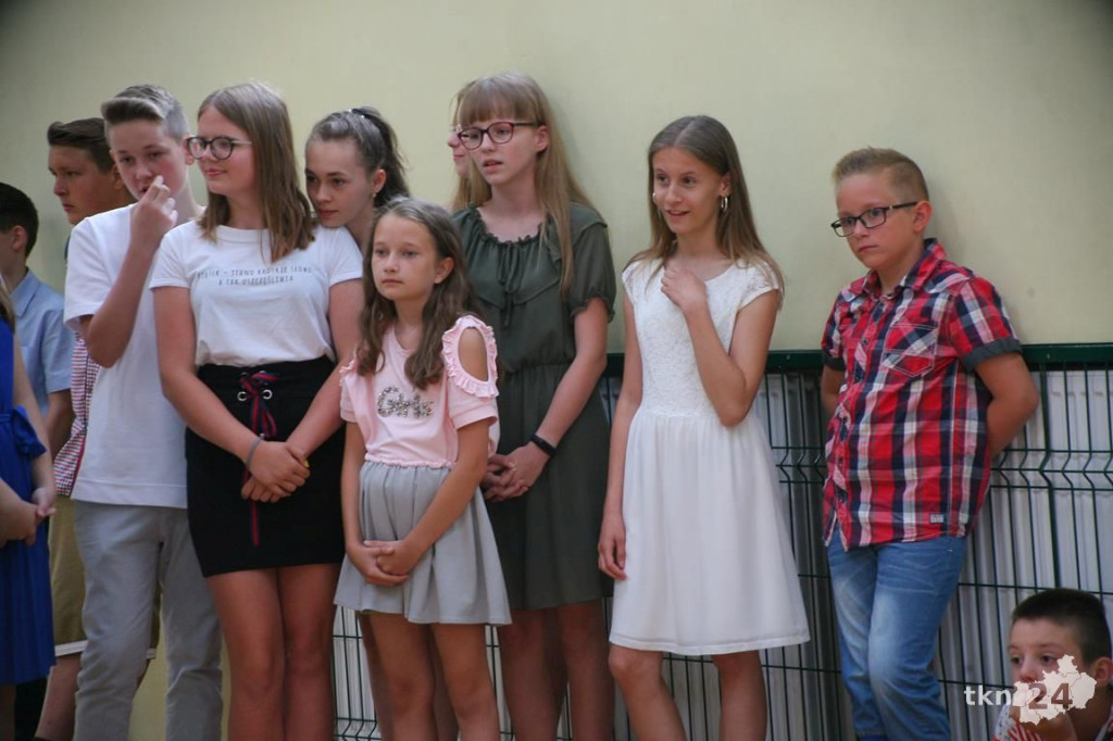 Uczniowie mają już wakacje! Z kamerą odwiedziliśmy nasze szkoły [wideo, zdjęcia]