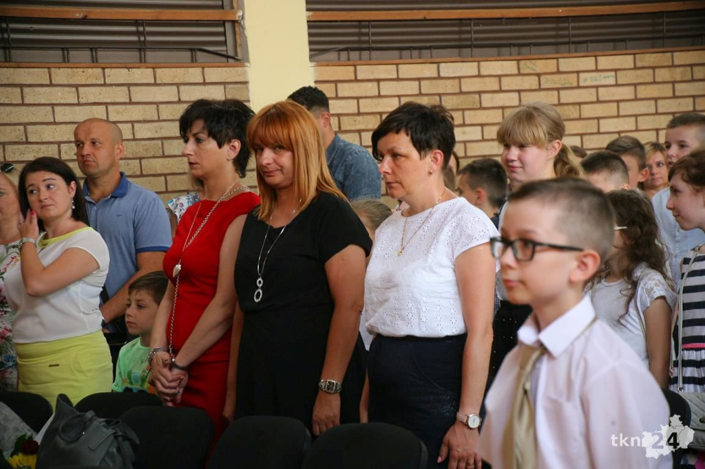Uczniowie mają już wakacje! Z kamerą odwiedziliśmy nasze szkoły [wideo, zdjęcia]