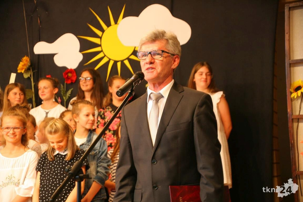 Uczniowie mają już wakacje! Z kamerą odwiedziliśmy nasze szkoły [wideo, zdjęcia]