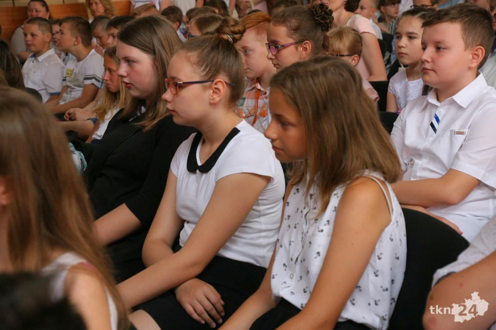 Uczniowie mają już wakacje! Z kamerą odwiedziliśmy nasze szkoły [wideo, zdjęcia]
