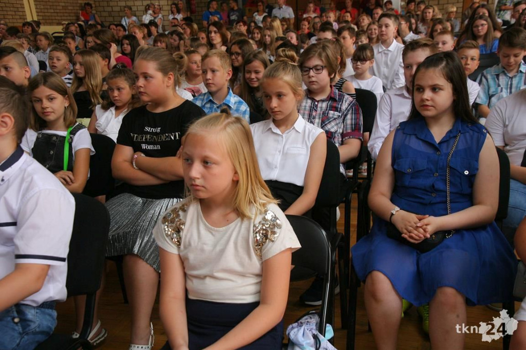 Uczniowie mają już wakacje! Z kamerą odwiedziliśmy nasze szkoły [wideo, zdjęcia]