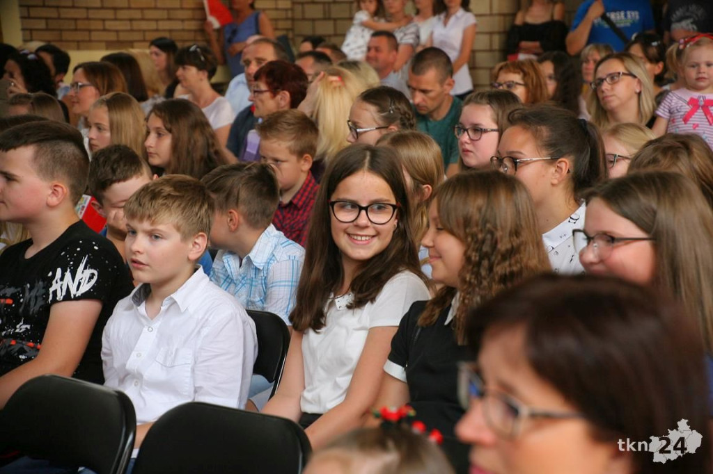 Uczniowie mają już wakacje! Z kamerą odwiedziliśmy nasze szkoły [wideo, zdjęcia]