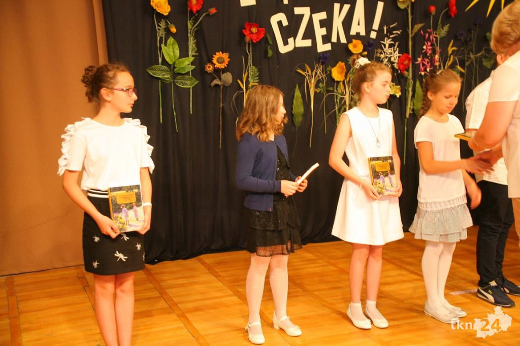 Uczniowie mają już wakacje! Z kamerą odwiedziliśmy nasze szkoły [wideo, zdjęcia]