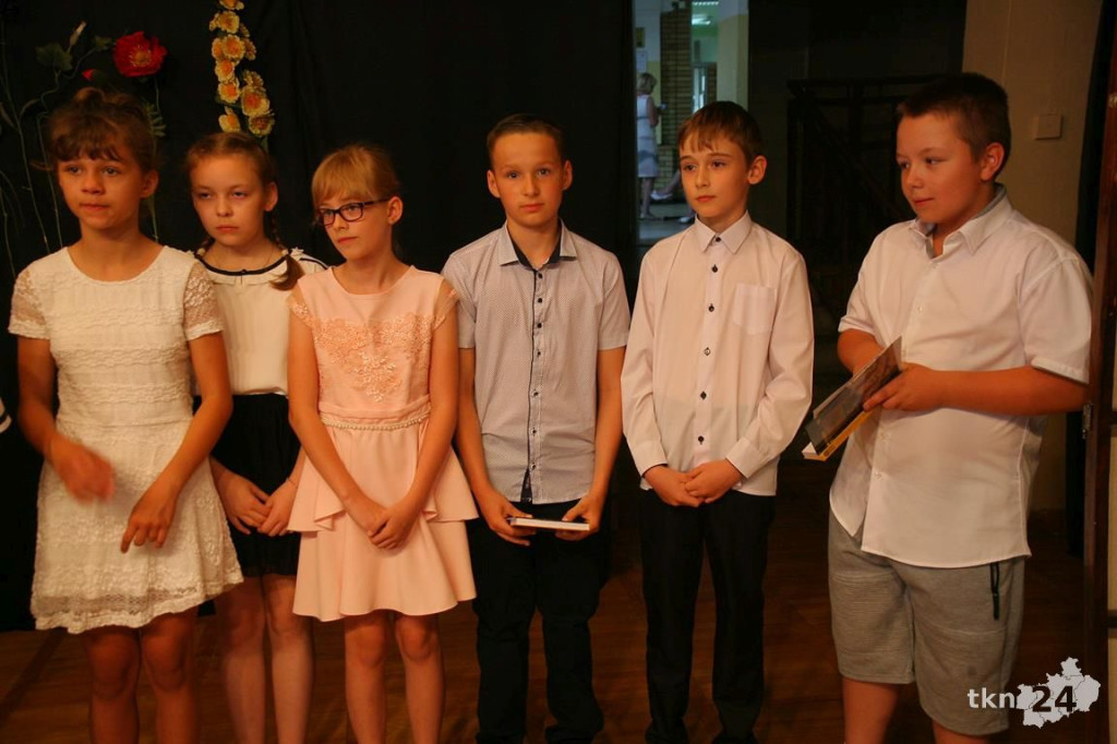 Uczniowie mają już wakacje! Z kamerą odwiedziliśmy nasze szkoły [wideo, zdjęcia]