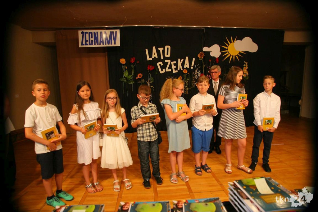 Uczniowie mają już wakacje! Z kamerą odwiedziliśmy nasze szkoły [wideo, zdjęcia]