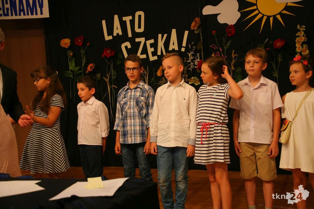 Uczniowie mają już wakacje! Z kamerą odwiedziliśmy nasze szkoły [wideo, zdjęcia]