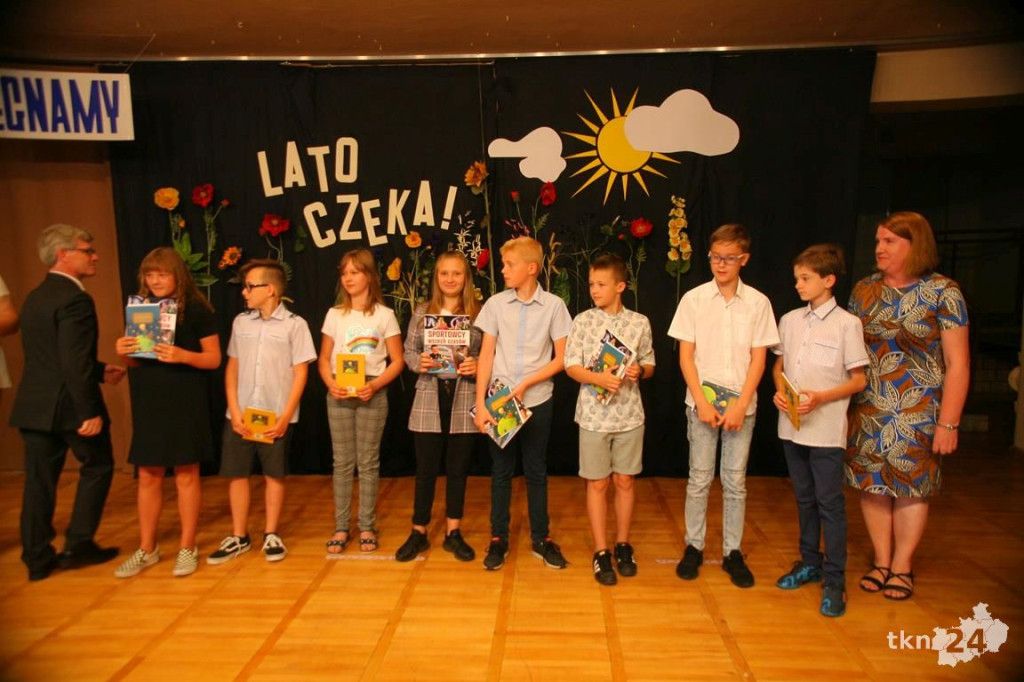 Uczniowie mają już wakacje! Z kamerą odwiedziliśmy nasze szkoły [wideo, zdjęcia]