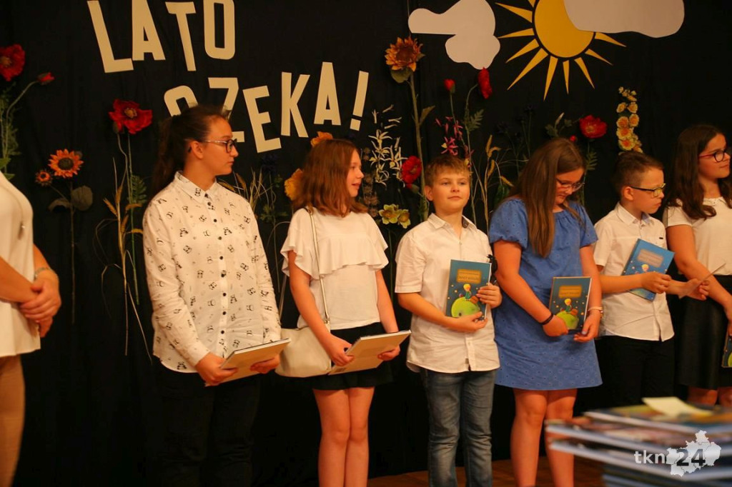 Uczniowie mają już wakacje! Z kamerą odwiedziliśmy nasze szkoły [wideo, zdjęcia]