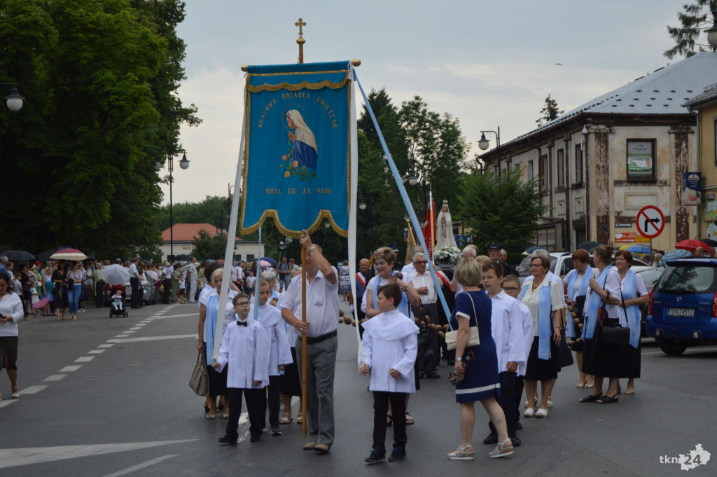 Wierni uczestniczyli w procesji na uroczystość Bożego Ciała [wideo, zdjęcia]