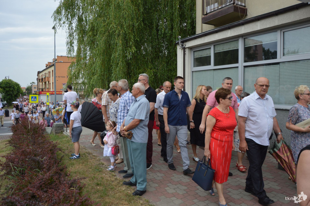 Wierni uczestniczyli w procesji na uroczystość Bożego Ciała [wideo, zdjęcia]