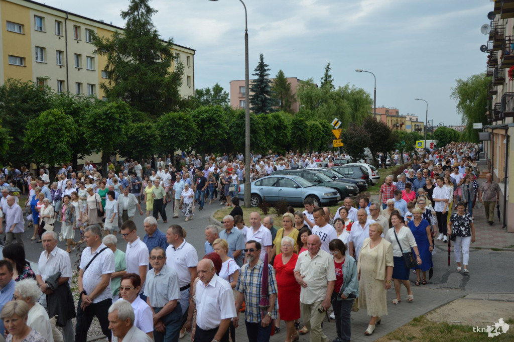 Wierni uczestniczyli w procesji na uroczystość Bożego Ciała [wideo, zdjęcia]