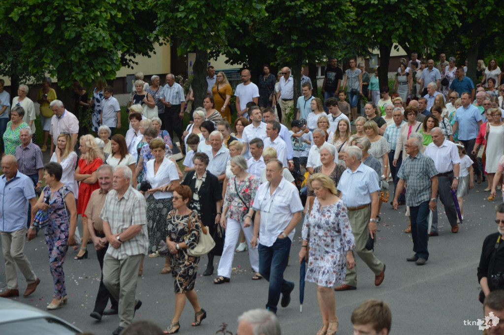 Wierni uczestniczyli w procesji na uroczystość Bożego Ciała [wideo, zdjęcia]