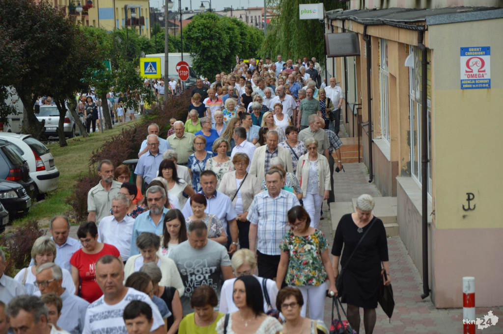 Wierni uczestniczyli w procesji na uroczystość Bożego Ciała [wideo, zdjęcia]