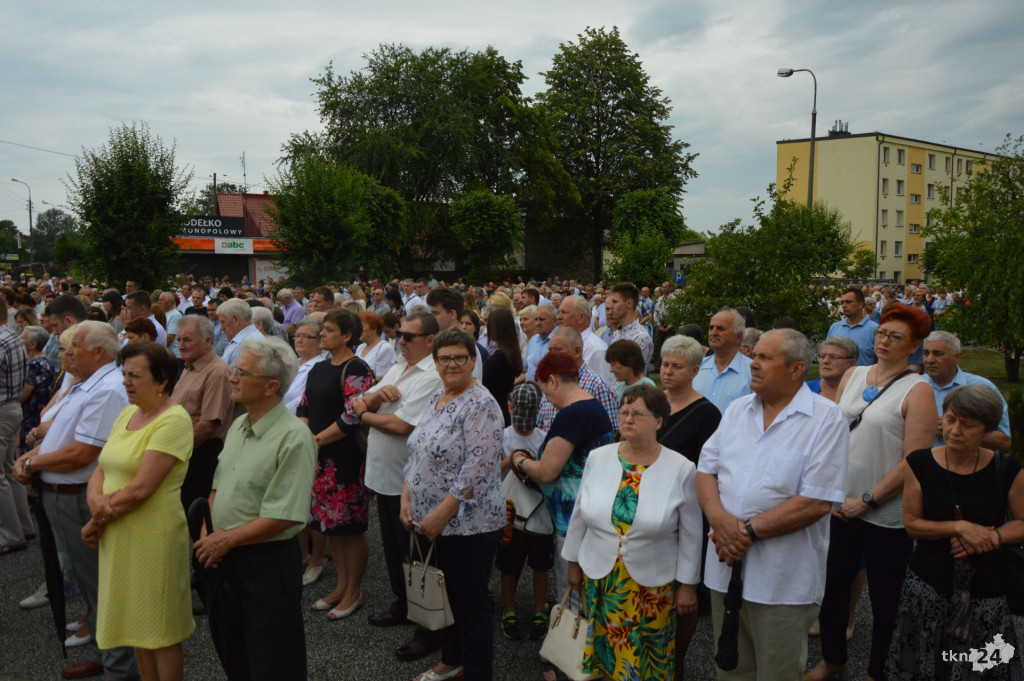 Wierni uczestniczyli w procesji na uroczystość Bożego Ciała [wideo, zdjęcia]
