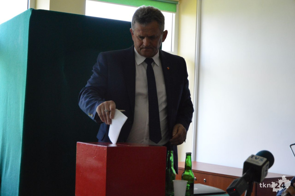 Zbigniew Kowalczyk nowym przewodniczącym Rady Powiatu Koneckiego! [fotogaleria]