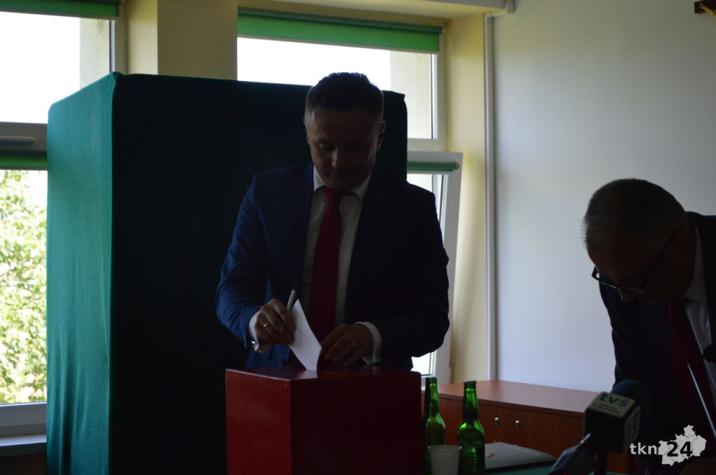 Zbigniew Kowalczyk nowym przewodniczącym Rady Powiatu Koneckiego! [fotogaleria]