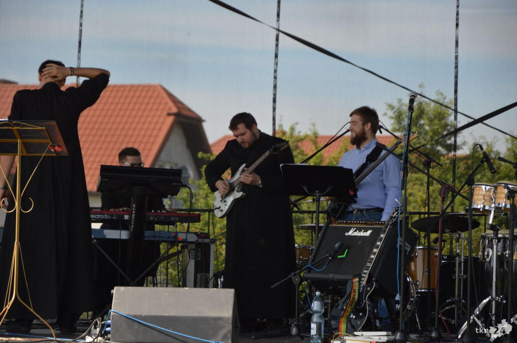 WIDEO: Piknik parafialny i koncert Maleo Reggae Rockers