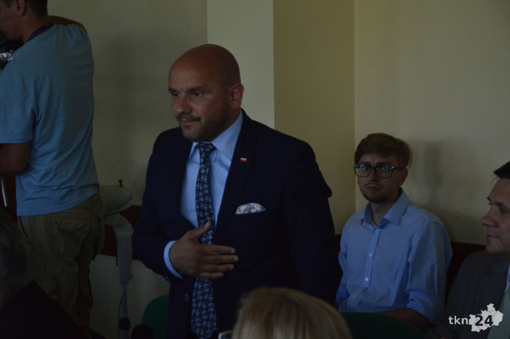 NA ŻYWO: Grzegorz Piec starostą koneckim! Skowron wicestarostą. Zbigniew Kowalczyk szefem rady