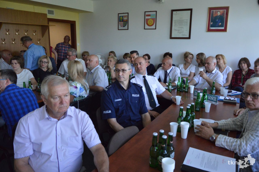 NA ŻYWO: Grzegorz Piec starostą koneckim! Skowron wicestarostą. Zbigniew Kowalczyk szefem rady