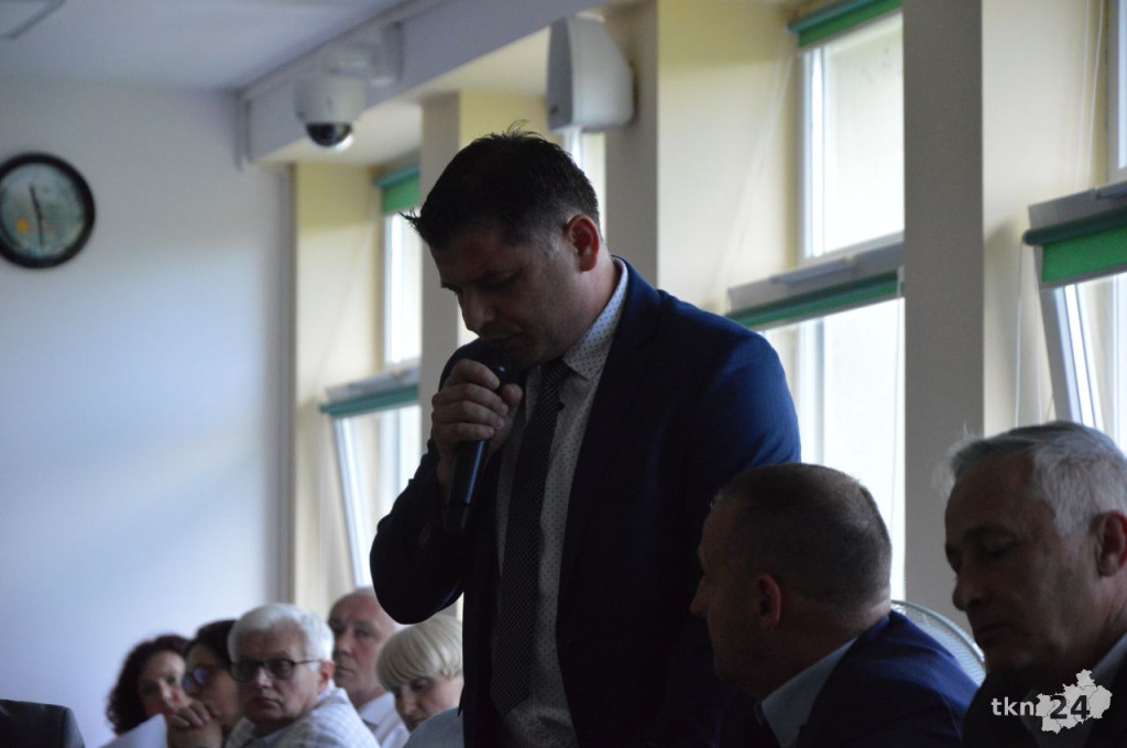 NA ŻYWO: Grzegorz Piec starostą koneckim! Skowron wicestarostą. Zbigniew Kowalczyk szefem rady