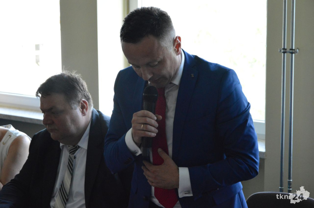 NA ŻYWO: Grzegorz Piec starostą koneckim! Skowron wicestarostą. Zbigniew Kowalczyk szefem rady