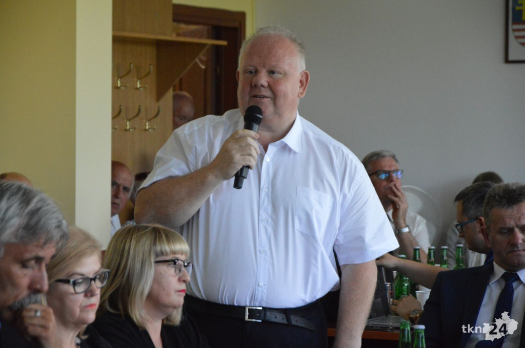 NA ŻYWO: Grzegorz Piec starostą koneckim! Skowron wicestarostą. Zbigniew Kowalczyk szefem rady