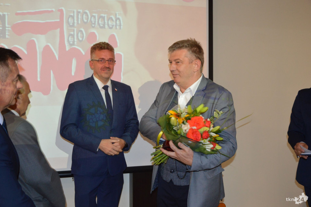Nagrody i historia zdominowały pierwszy dzień Kuźnic Koneckich 2019 [wideo, zdjęcia]