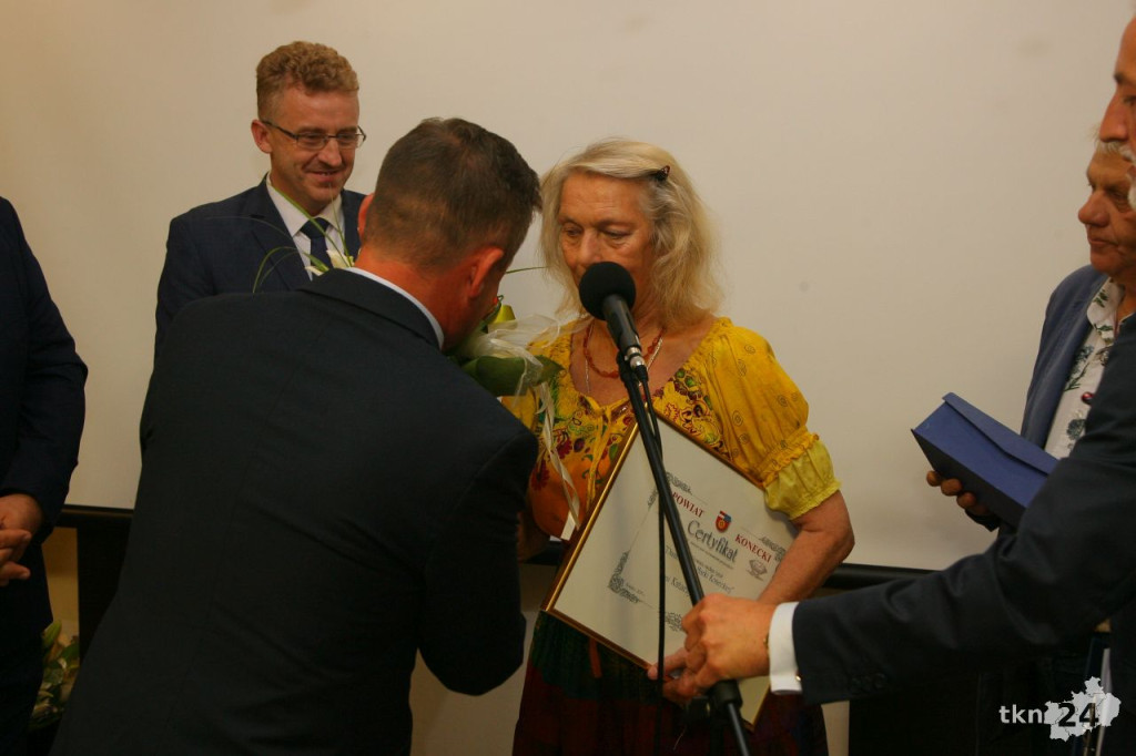 Nagrody i historia zdominowały pierwszy dzień Kuźnic Koneckich 2019 [wideo, zdjęcia]