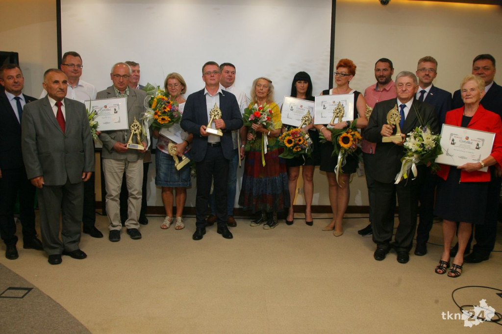 Powiatowe nagrody przyznane. Zobaczcie kto je dostał! [wideo, zdjęcia]