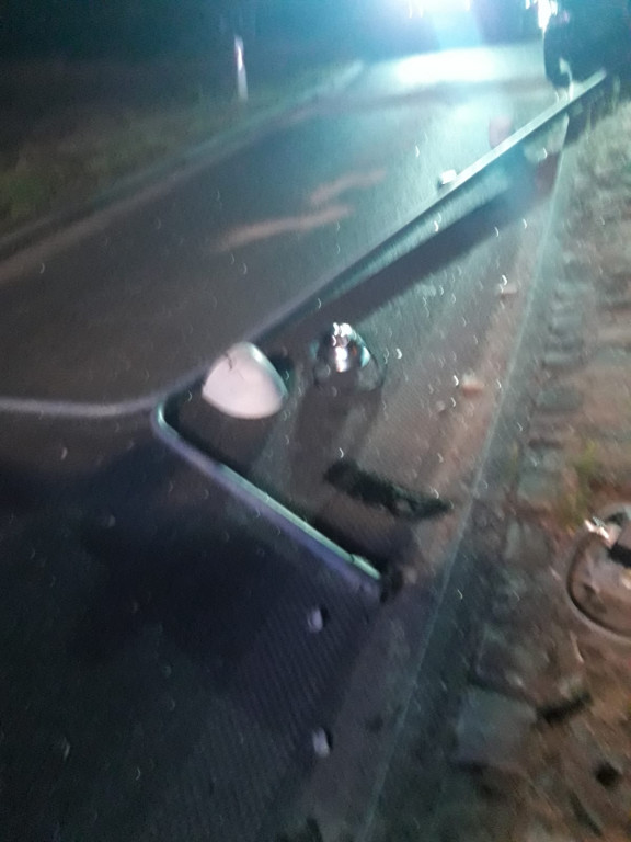 Nocna kolizja na Sielpi [zdjęcia]