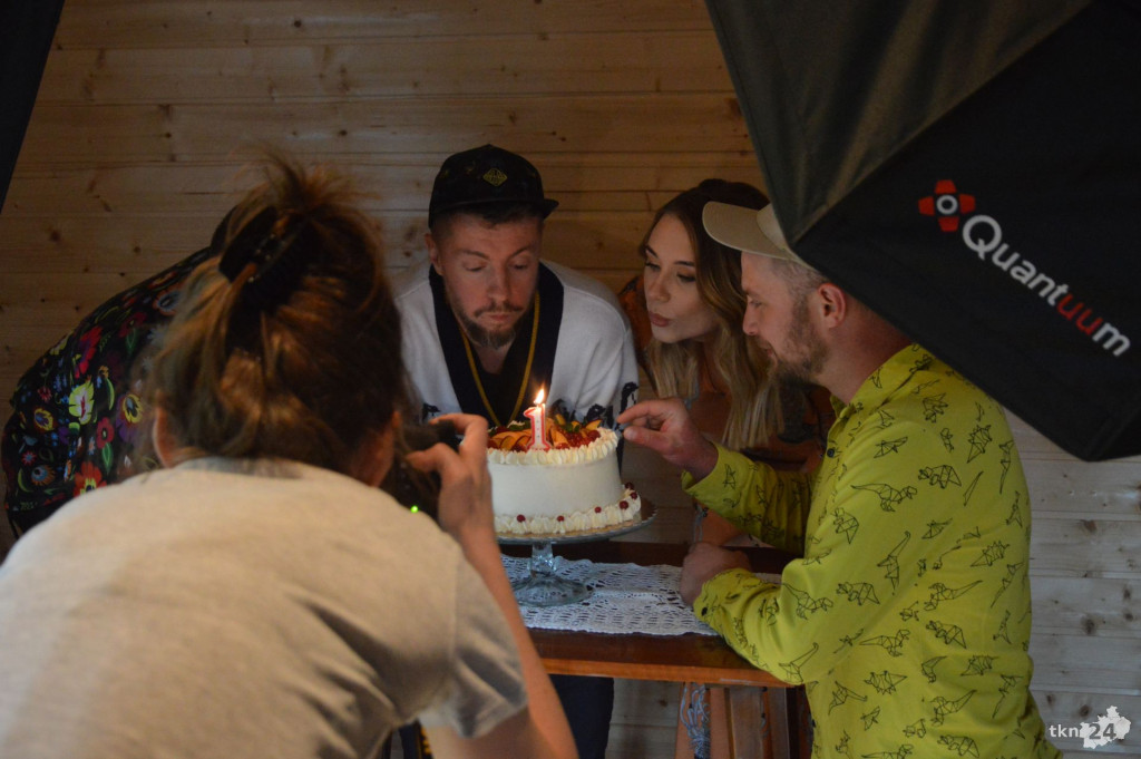 Hash Cookie wydaje nową płytę! Promować będą ją zdjęcia z Końskich [wideo, zdjęcia]