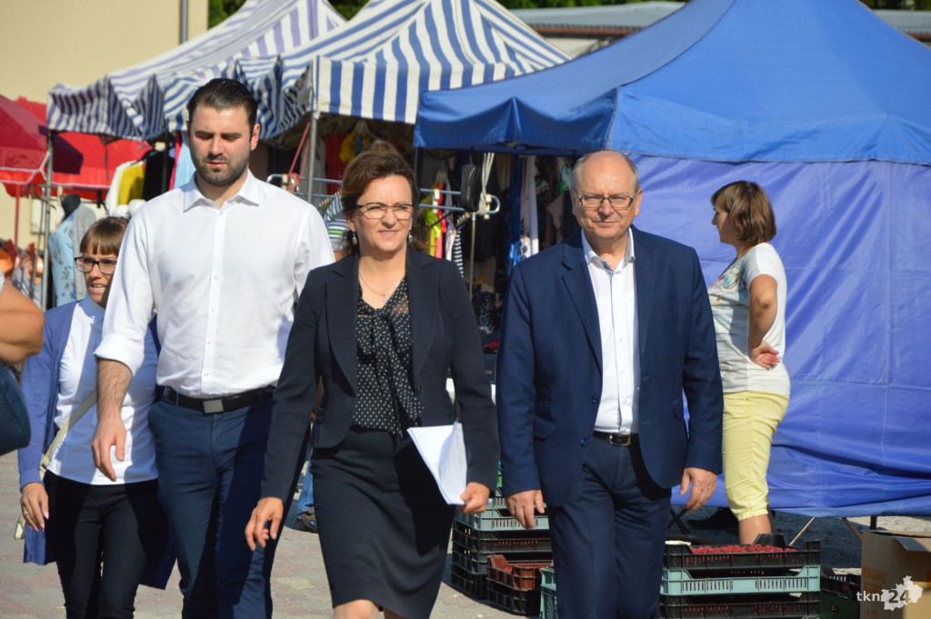 Wojewoda Świętokrzyski promowała w Końskich program 500+ [wideo, zdjęcia]