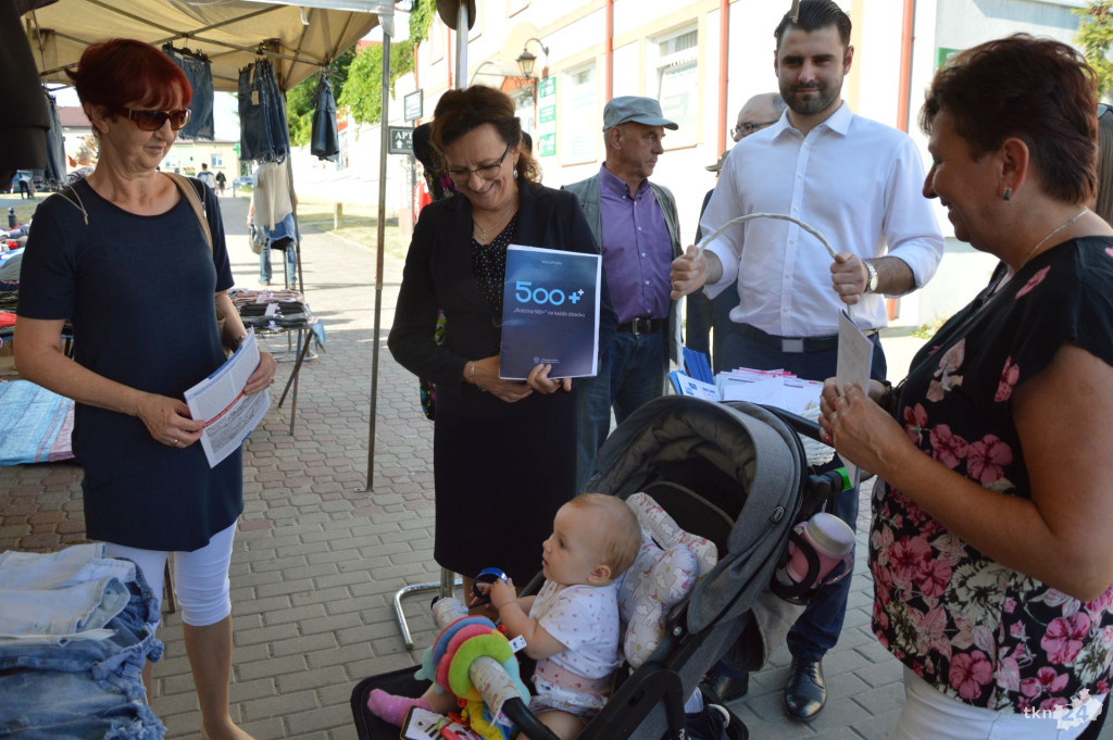 Wojewoda Świętokrzyski promowała w Końskich program 500+ [wideo, zdjęcia]